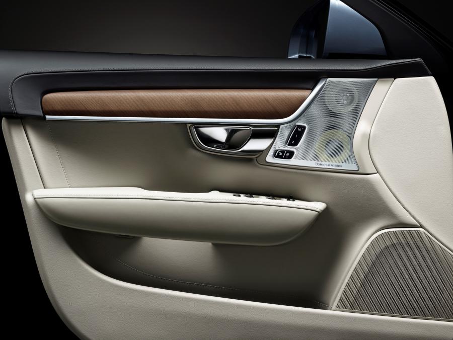 Детали интерьера Volvo S90 T6 Inscription 2016 года  (фото 25 из 84)